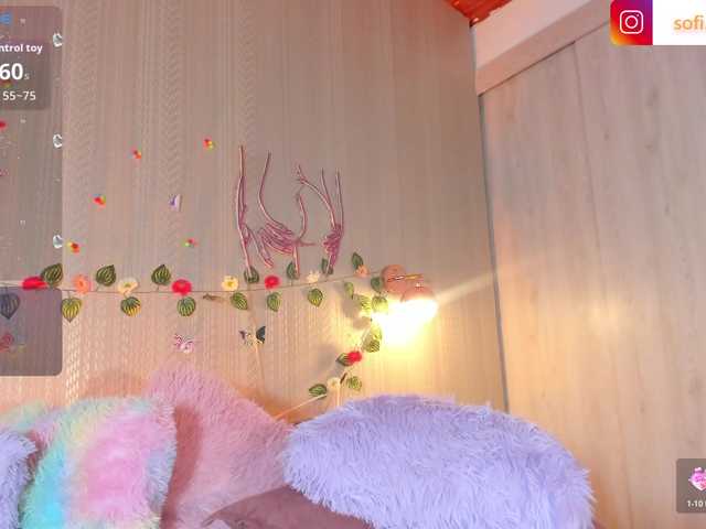 Sofi-Blossom live cam on BongaCams