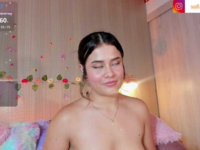 Sofi-Blossom live cam on BongaCams