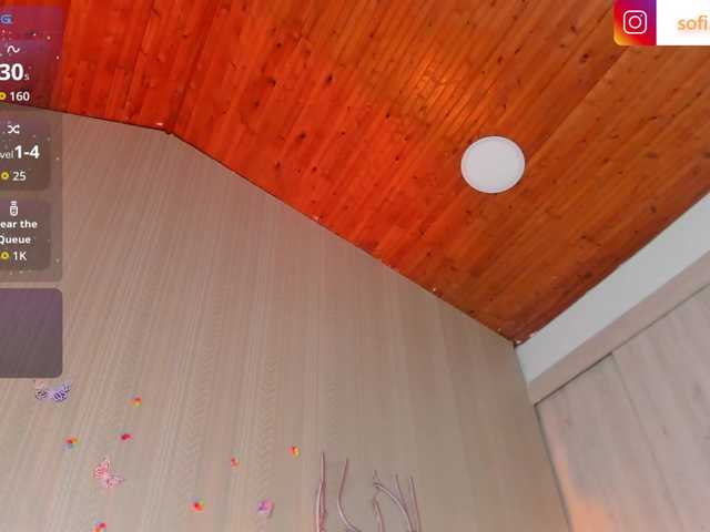 Sofi-Blossom live cam on BongaCams