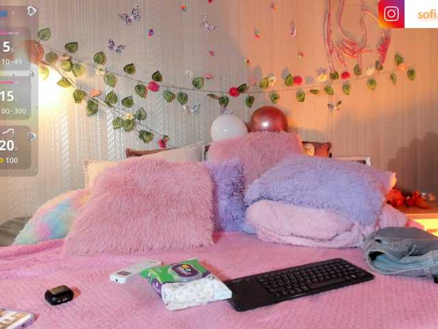 Sofi-Blossom live cam on BongaCams