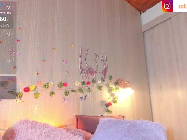 Sofi-Blossom live cam on BongaCams