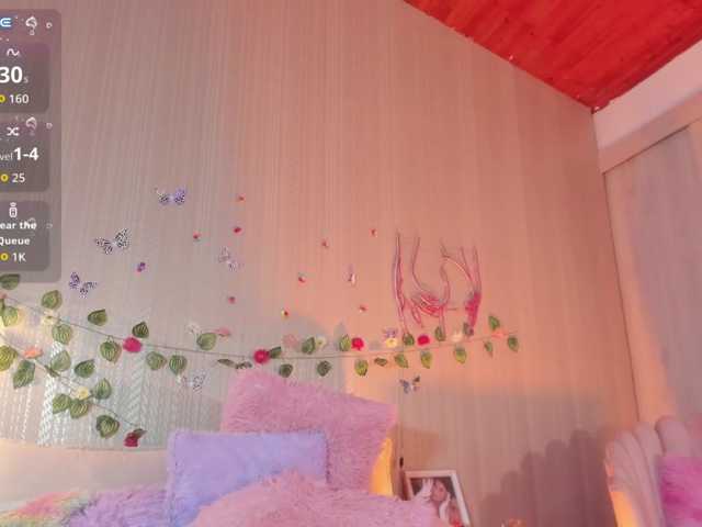 Sofi-Blossom live cam on BongaCams