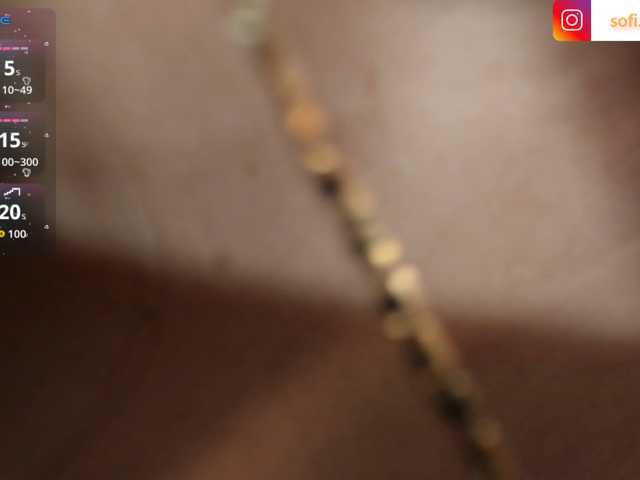 Sofi-Blossom live cam on BongaCams