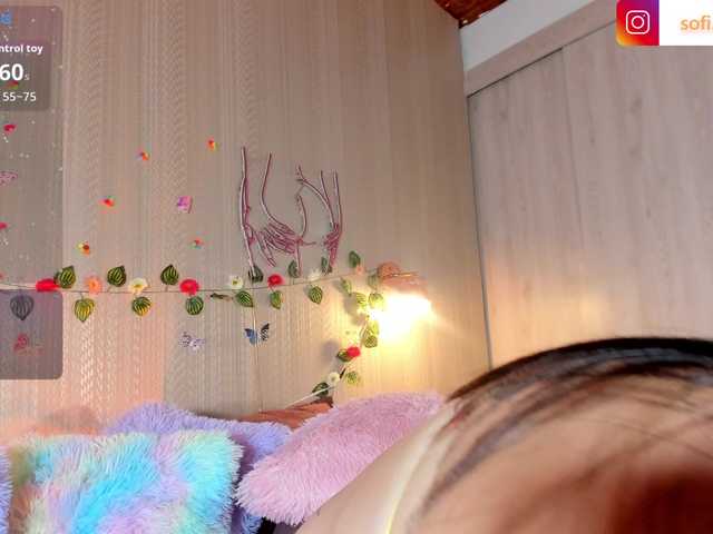 Sofi-Blossom live cam on BongaCams
