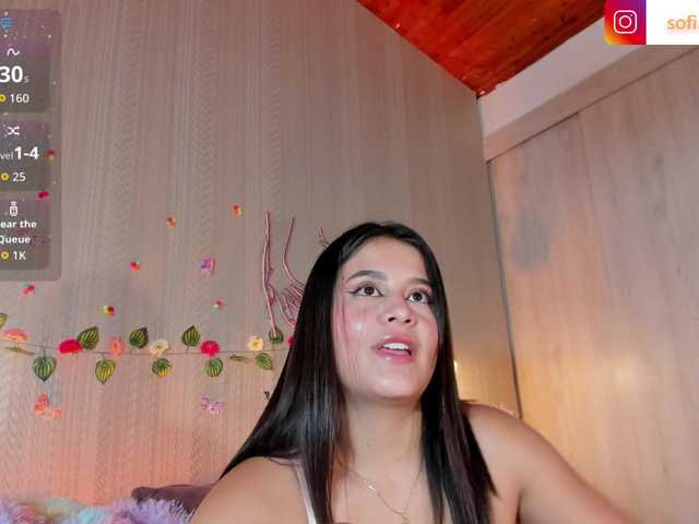 Sofi-Blossom live cam on BongaCams