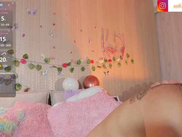 Sofi-Blossom live cam on BongaCams