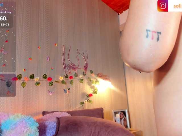 Sofi-Blossom live cam on BongaCams