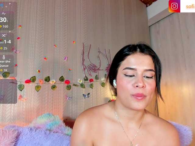 Sofi-Blossom live cam on BongaCams