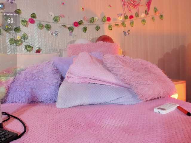 Sofi-Blossom live cam on BongaCams