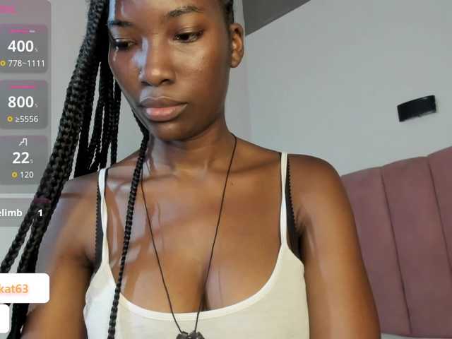 le modèle Tahira-20 est en webcam porno dans un show sur le site bongacams, il possède les tags suivants: Ebony,Brunette,Hairy