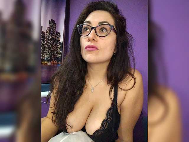 AlicaMiller's BongaCams show and profile