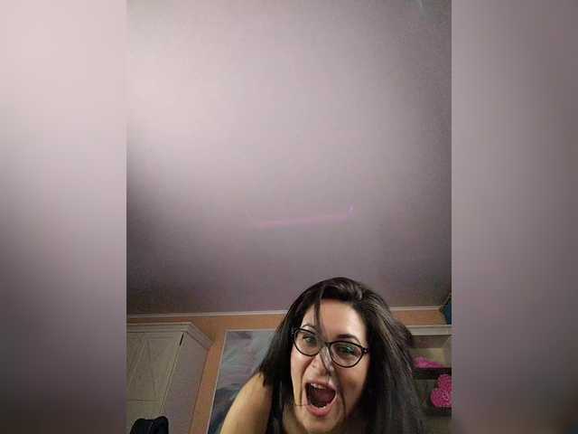 AlicaMiller's BongaCams show and profile