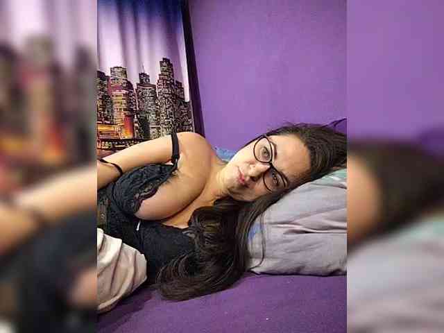 AlicaLovely webcam