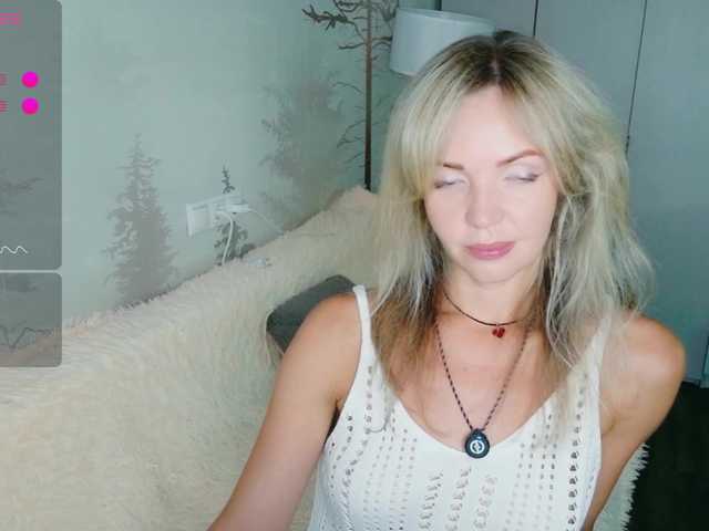 Kissz live cam on BongaCams