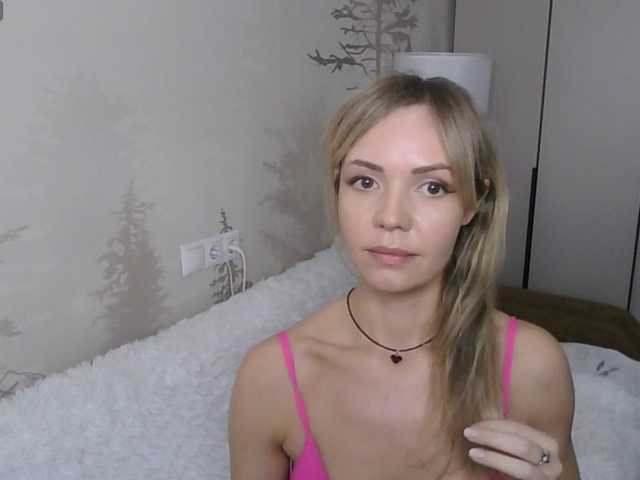 Kissz's BongaCams show and profile
