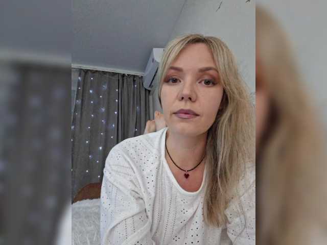 Kissz live cam on BongaCams