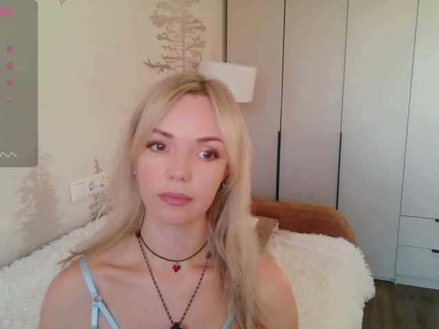 Red_Rose_98 live cam on BongaCams