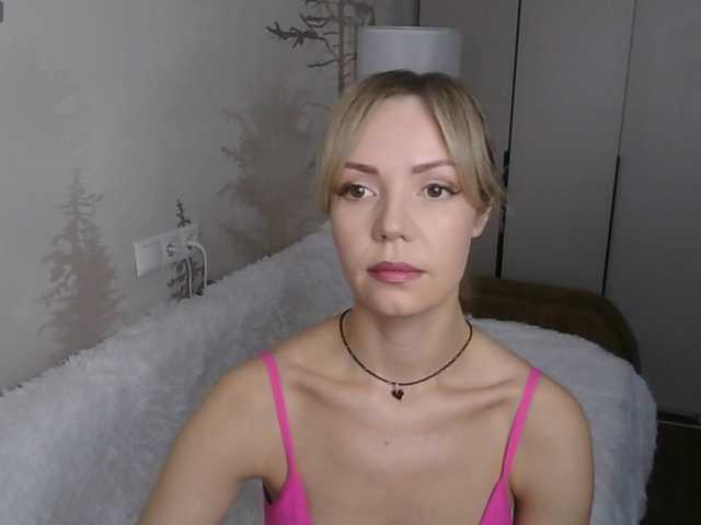 Kissz's BongaCams show and profile