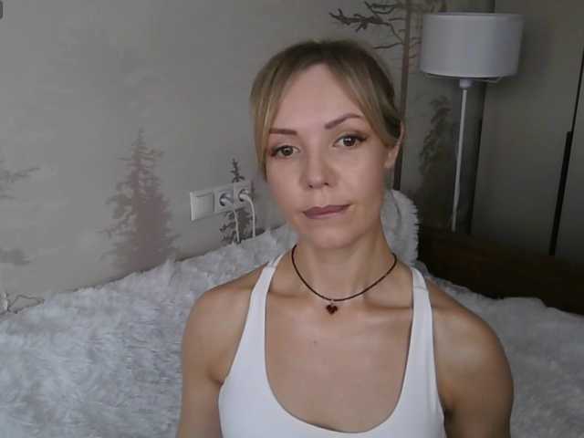 Kissz's BongaCams show and profile