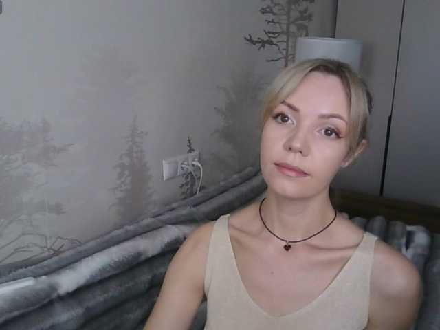 le modèle Red_Rose_98 est en webcam porno dans un show sur le site bongacams, il possède les tags suivants: White/Caucasian,Blonde,Shaved