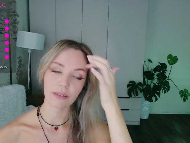 Red_Rose_98 live cam preview