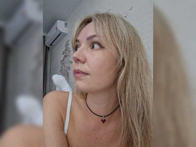 Kissz live cam on BongaCams