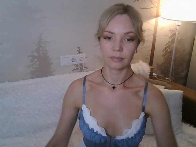 Kissz live cam on BongaCams