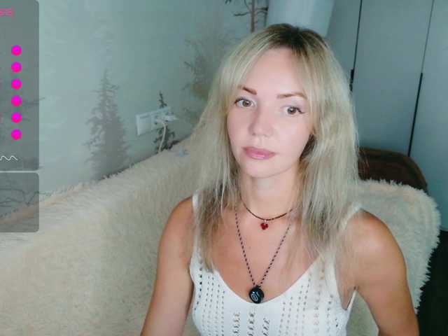 Kissz live cam on BongaCams