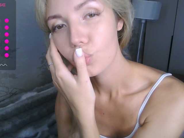 Kissz live cam on BongaCams