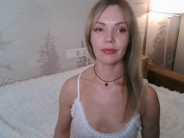 Kissz's BongaCams show and profile