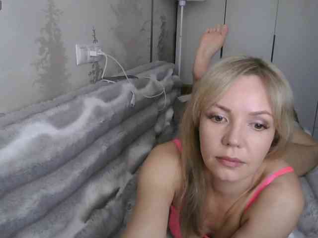 Red_Rose_98 webcam