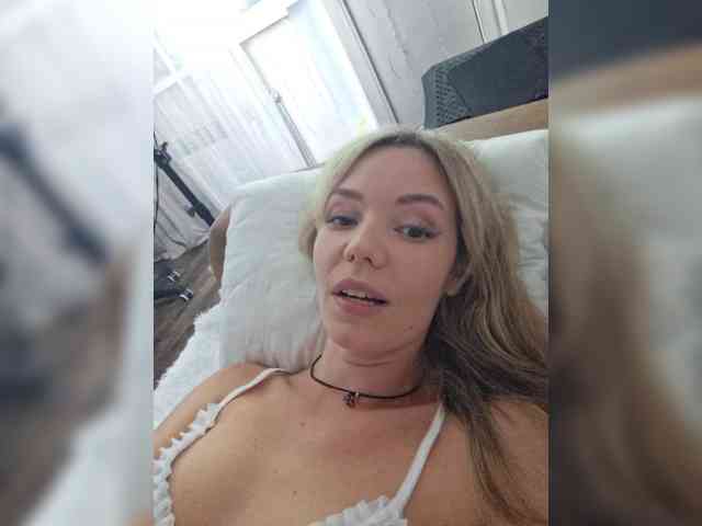 Red_Rose_98 webcam