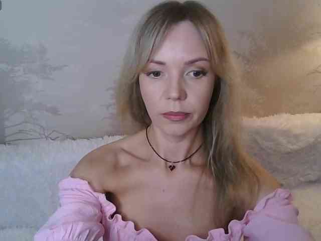 Red_Rose_98 webcam