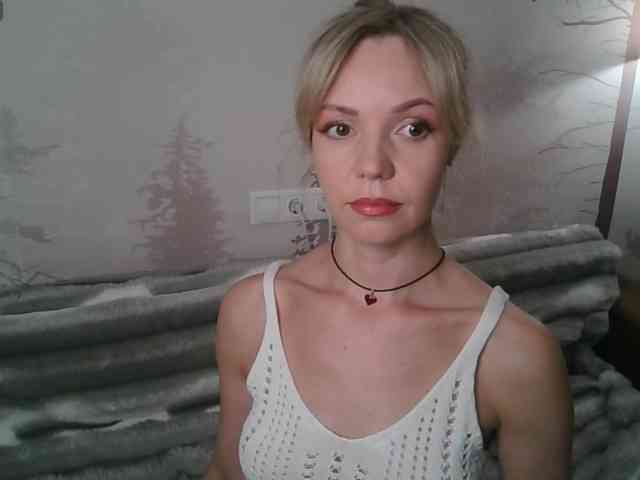 Red_Rose_98 webcam