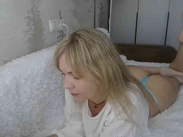 Red_Rose_98 webcam