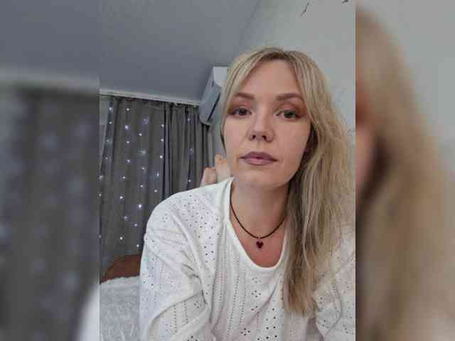 Red_Rose_98 webcam