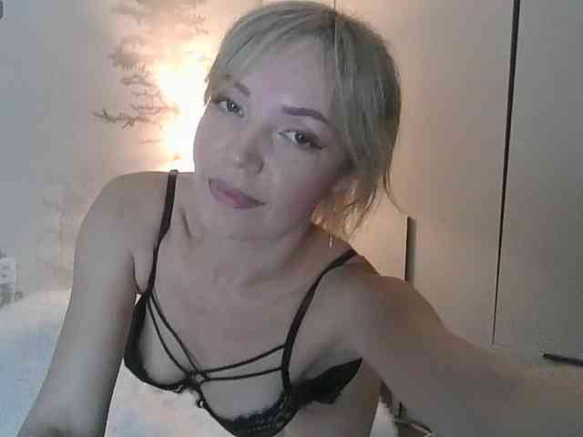 Red_Rose_98 webcam