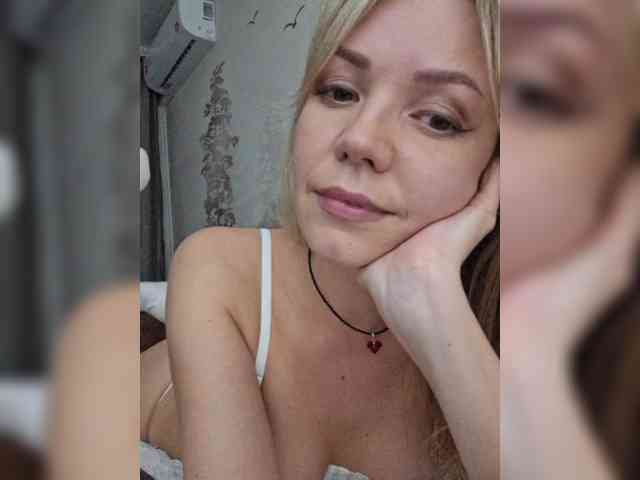 Red_Rose_98 webcam