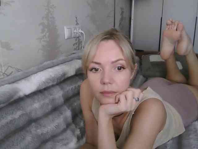 Red_Rose_98 webcam
