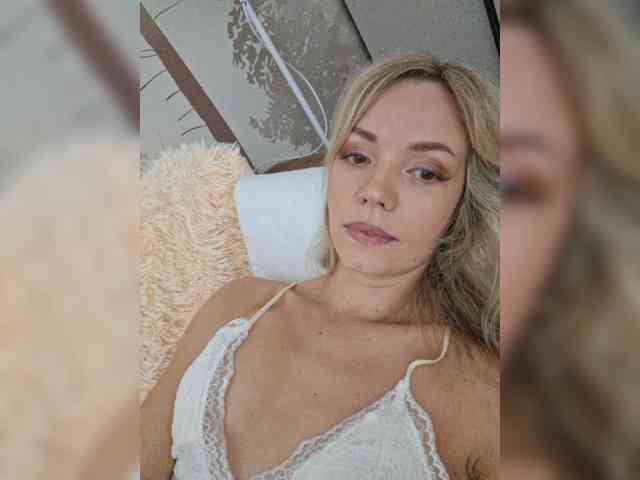 Red_Rose_98 webcam
