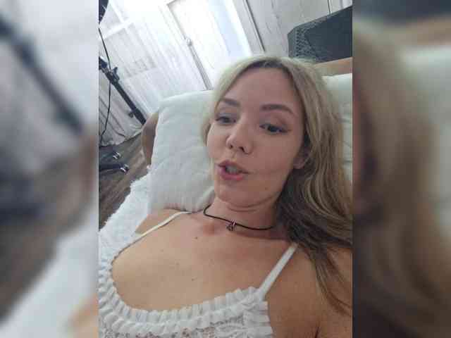 Red_Rose_98 webcam