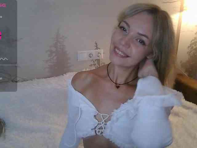 Kissz Sex Cam Show