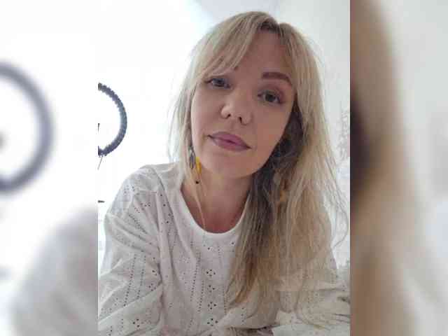 Red_Rose_98 webcam