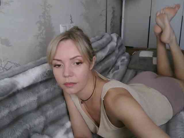 Red_Rose_98 webcam