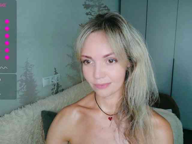 Red_Rose_98 webcam