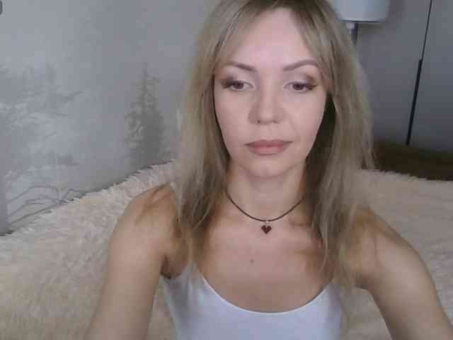 Red_Rose_98 webcam