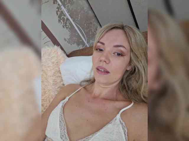Red_Rose_98 webcam