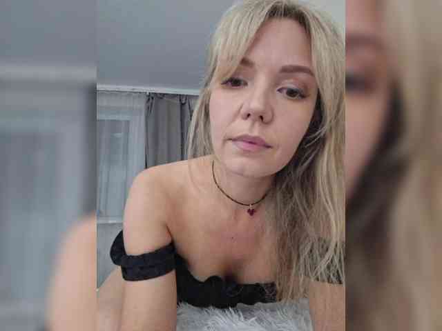 Red_Rose_98 webcam