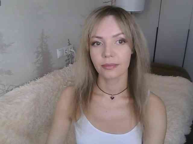 Red_Rose_98 webcam