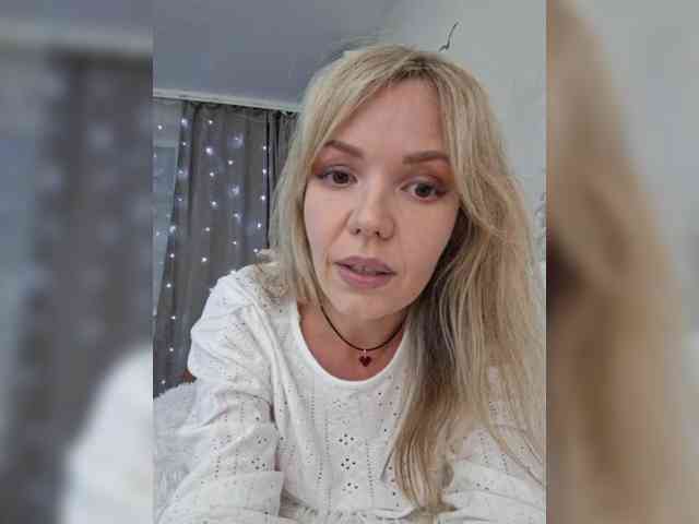 Red_Rose_98 webcam